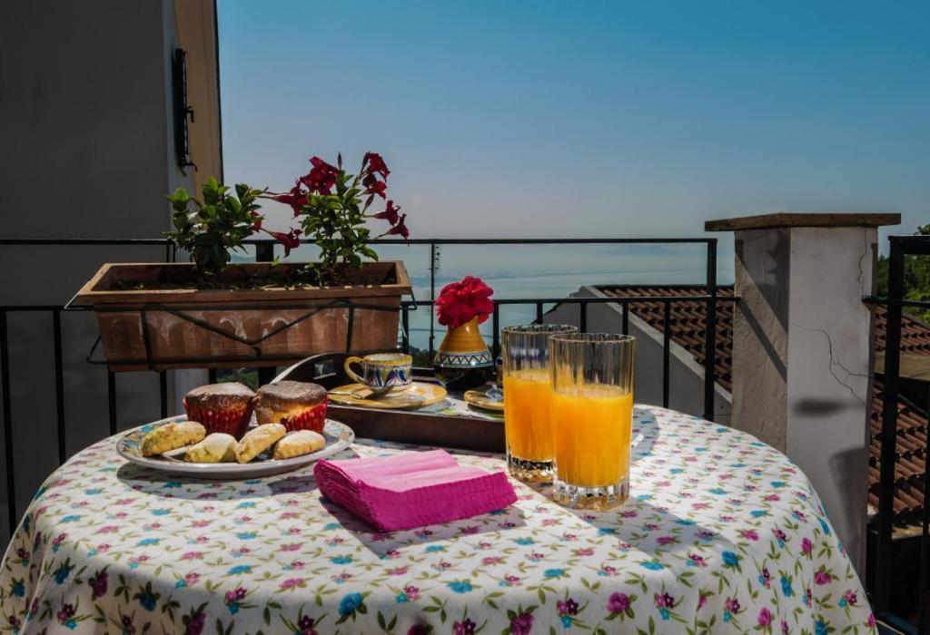 Casa Rosaria Amalfi Coast Bed and Breakfast Vietri Exteriör bild